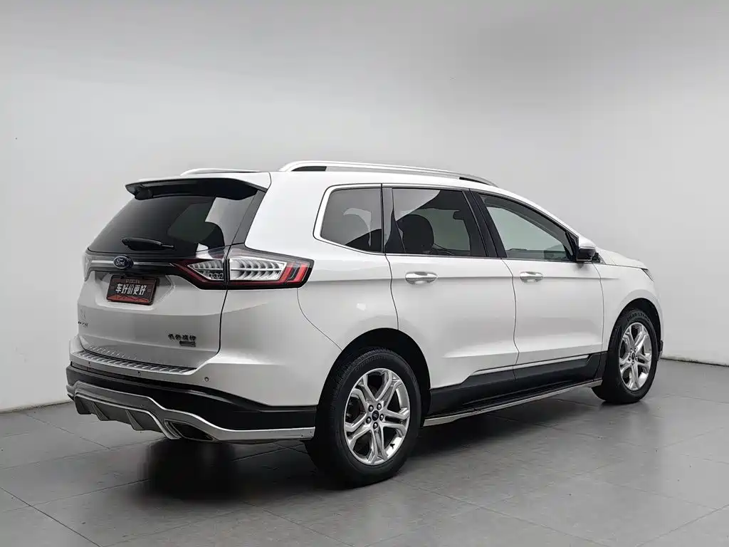 Фото 2 - Ford Edge