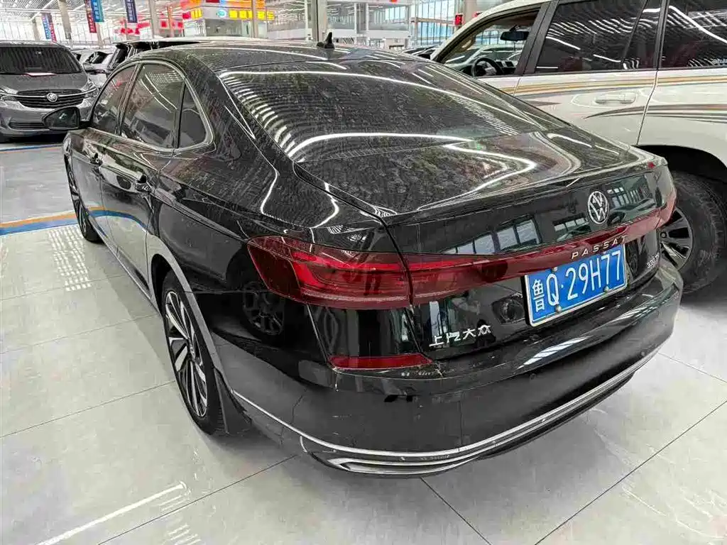 Volkswagen Passat 2022 330TSI Starlight Elite Edition фото 7