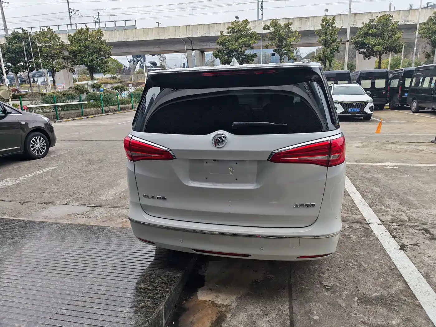 Buick GL8 2017 ES 28T Luxury China V фото 20