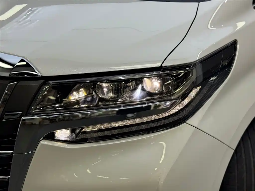 Toyota Alphard 2021 Hybrid 2.5L Premium фото 18