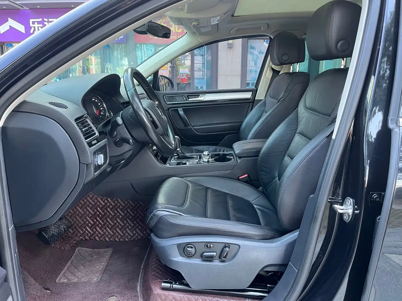 Volkswagen Touareg 2017 3.0TSI Explorer Edition фото 10