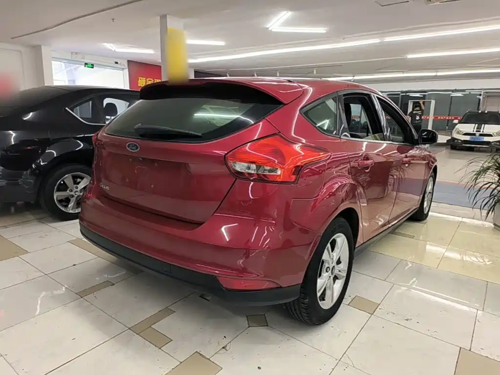 Фото 7 - Ford Focus