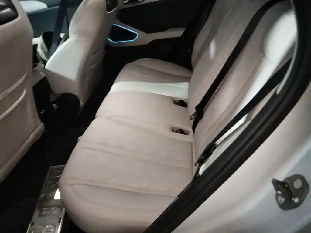 BYD Yuan UP 2024 401KM Surpass Edition фото 17
