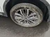 Photo 6 - Geely Atlas