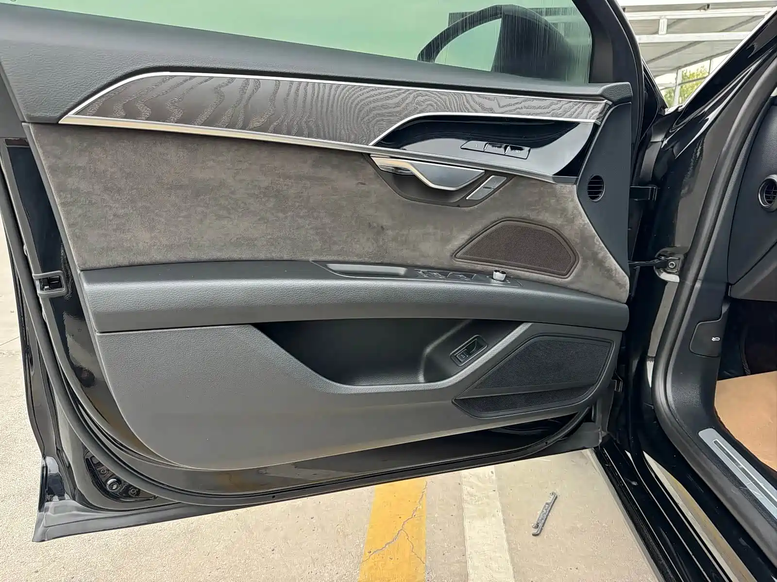 Фото 8 - Audi A8