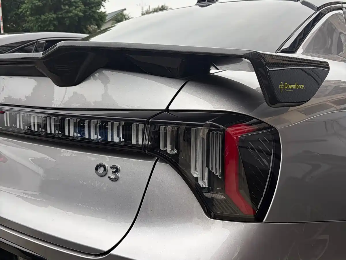 Фото 20 - Lynk & Co 03