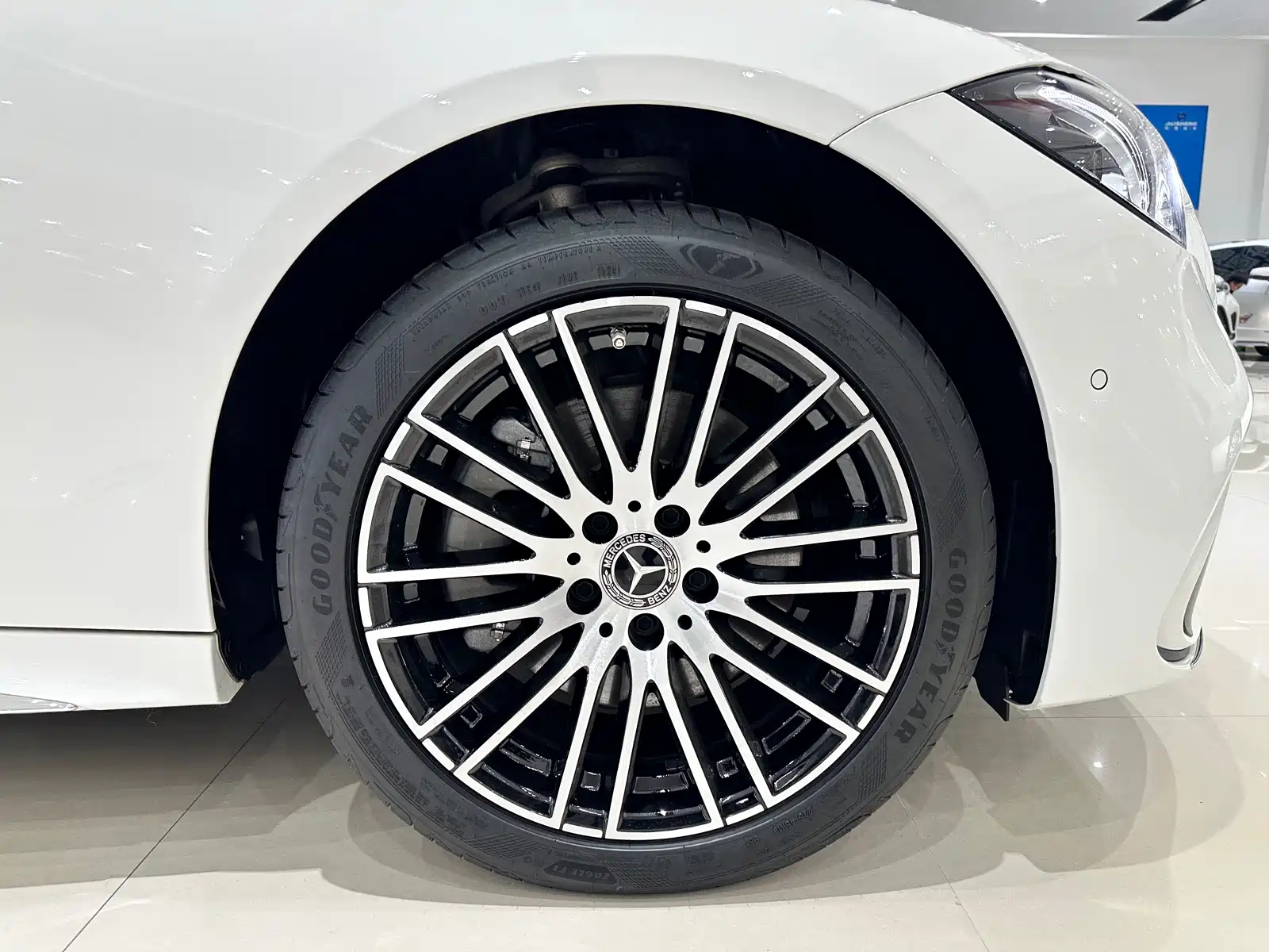 Фото 22 - Mercedes-Benz C-Class