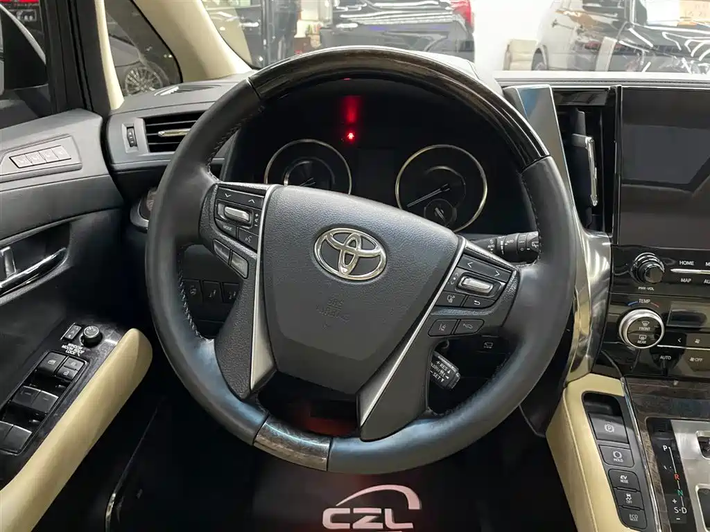 Toyota Alphard 2021 Hybrid 2.5L Premium фото 10