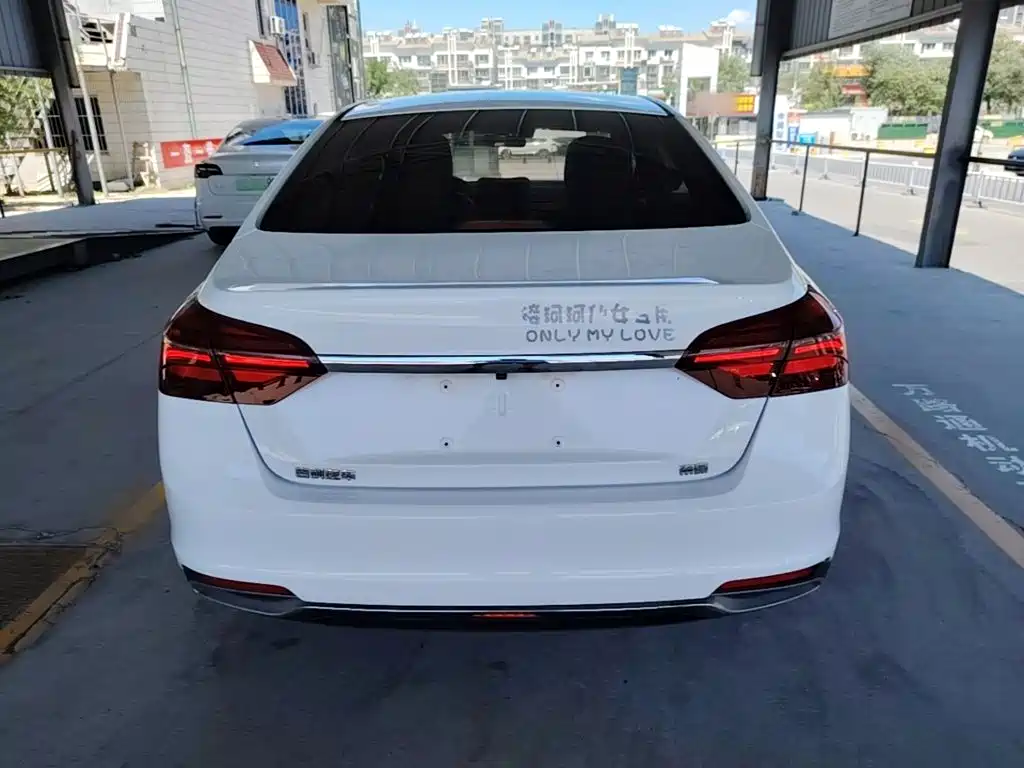 Фото 6 - Geely Emgrand