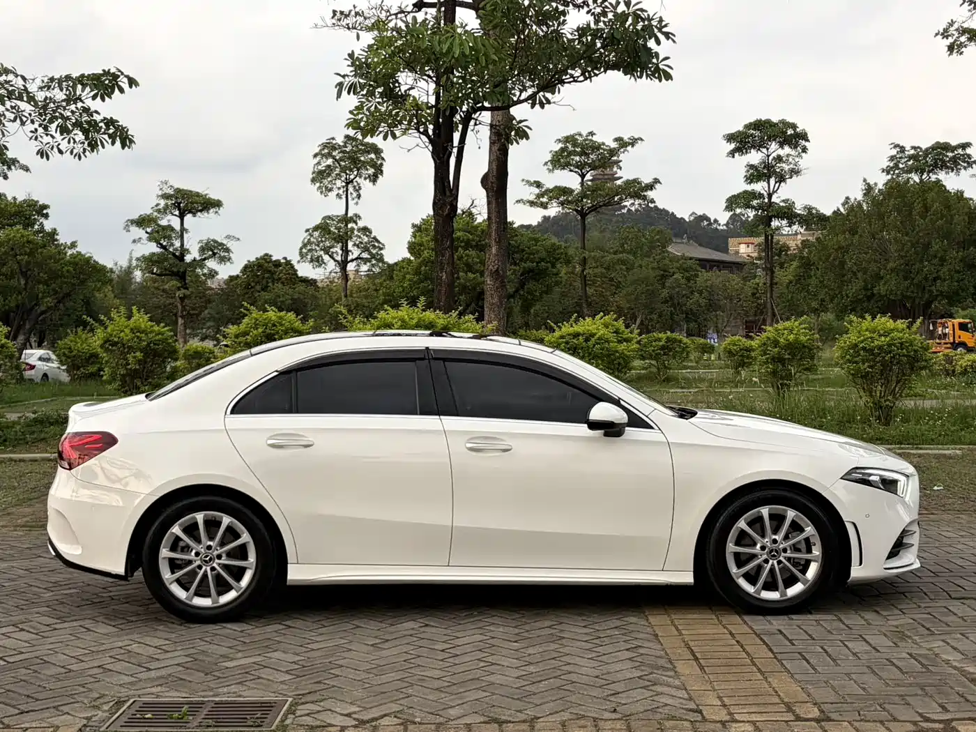 Mercedes-Benz A-Class 2020 A 200 L Sport Sedan фото 4