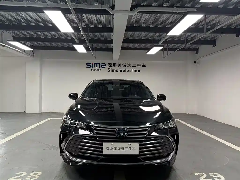 Toyota Avalon 2019 Hybrid 2.5L Luxury Edition China V фото 4