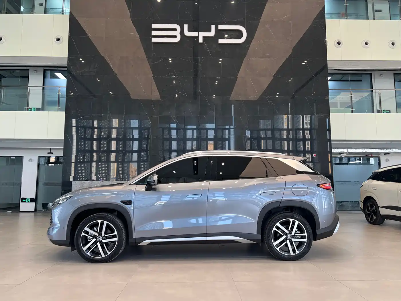 BYD Song L DM-i 2025 Smart Drive Edition 112km Surpassing фото 3