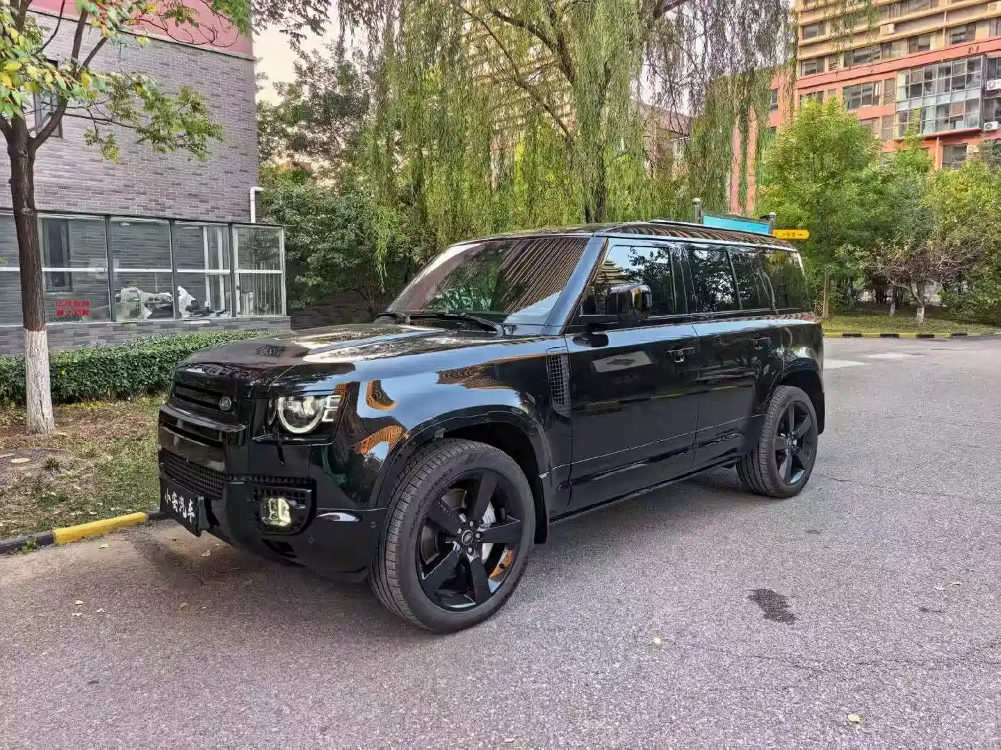 Photo 1 - Land Rover Defender