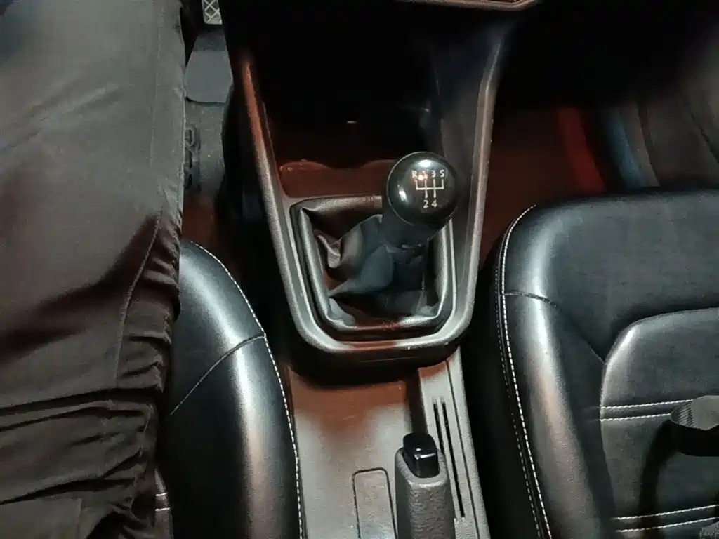 Volkswagen Santana 2016 1.6L Manual Trend Edition фото 14