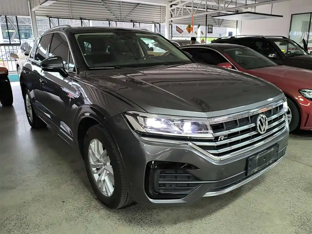 Volkswagen Touareg 2020 2.0TSI Rui Shang Edition China VI фото 4