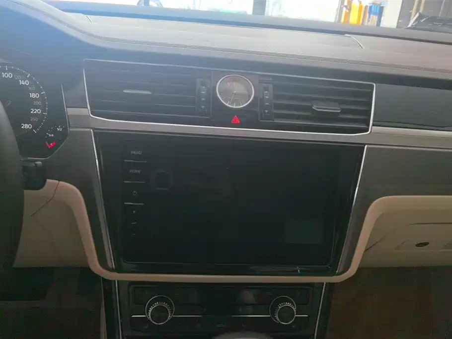 Volkswagen Phideon 2021 380TSI Luxury Edition фото 13