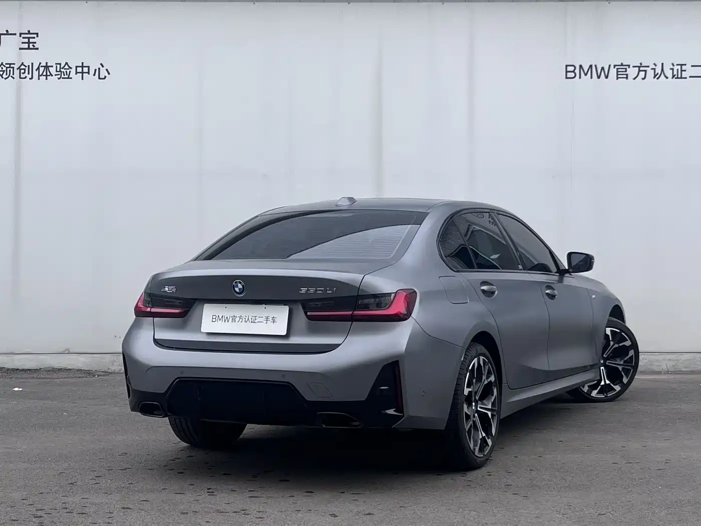 BMW 3 Series 2025 330Li 50th Anniversary Limited Edition фото 4