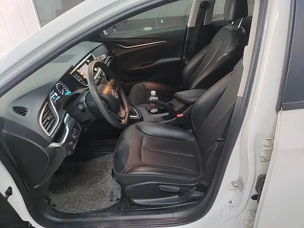 Фото 15 - Buick Excelle