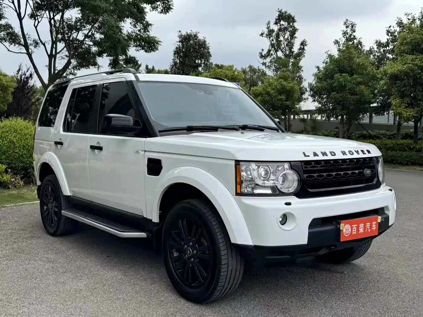 Land Rover Discovery 2013 3.0 SDV6 Black Premium Limited Edition фото 3