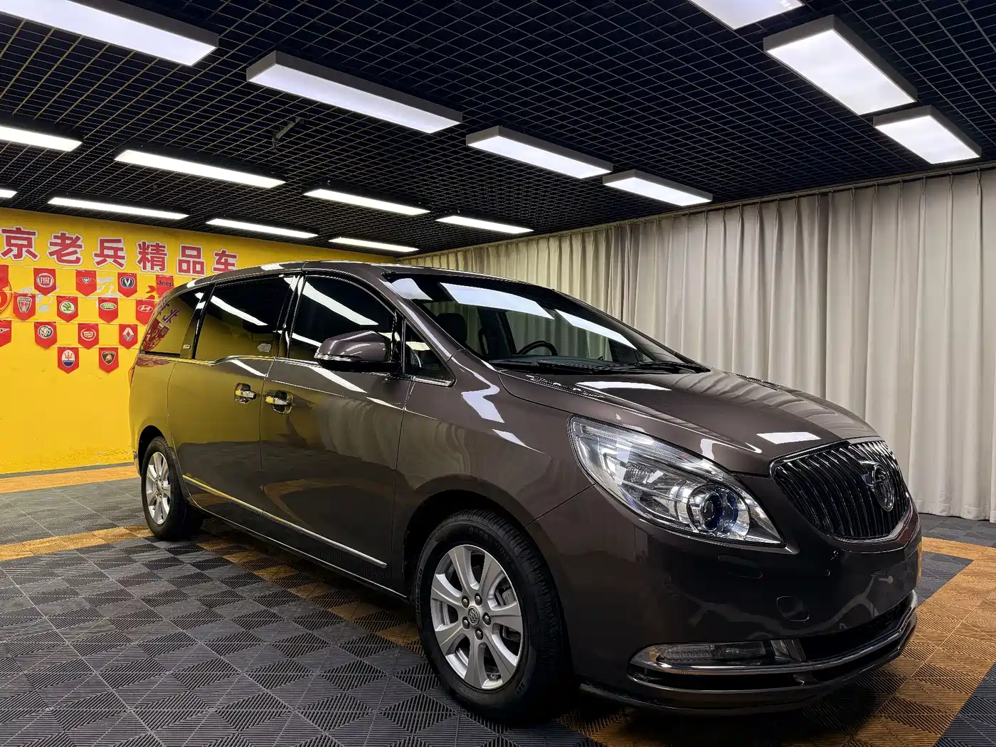 Buick GL8 2014 3.0L GT Luxury Business Elegance фото 3