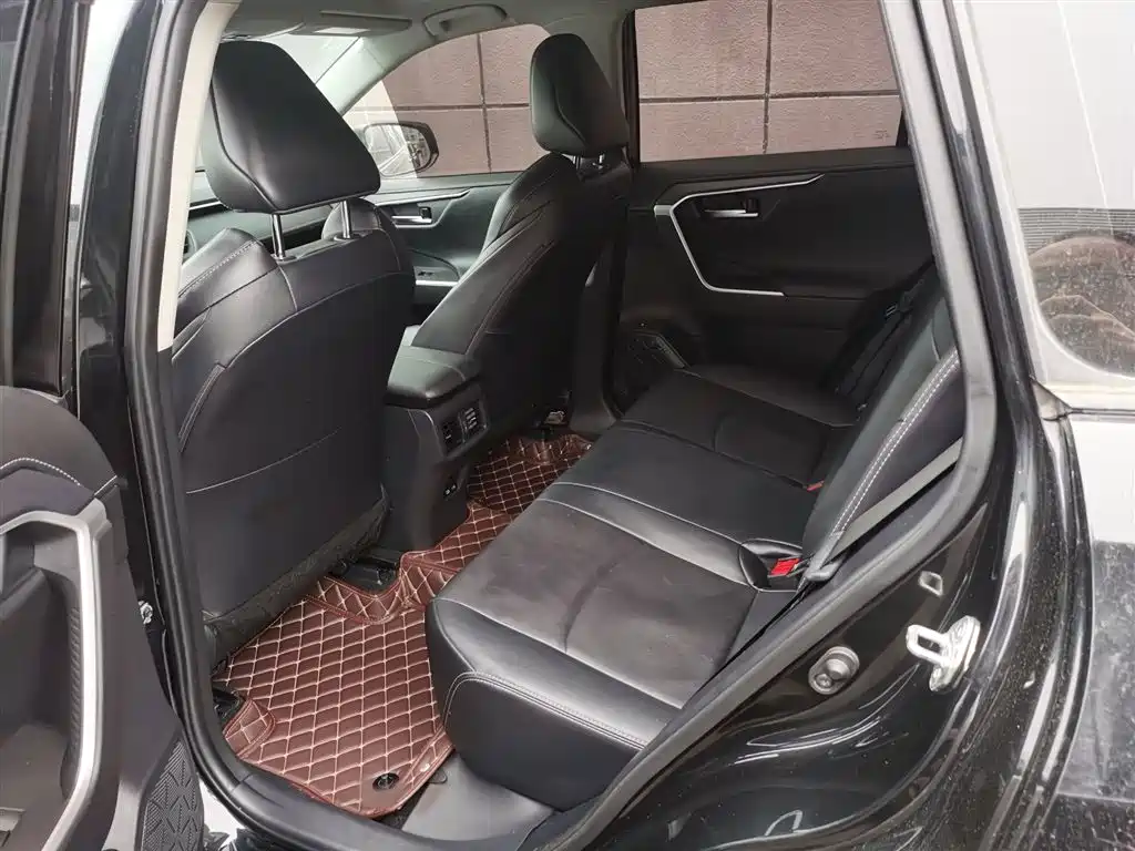 Toyota Wildlander 2022 2.0L CVT FWD Luxury Edition фото 16