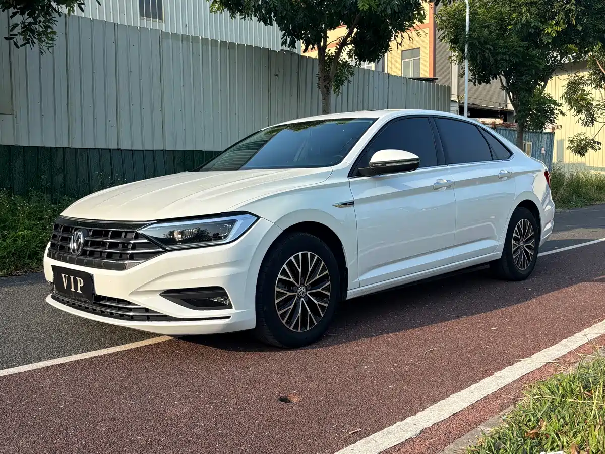صورة 1 - Volkswagen Sagitar