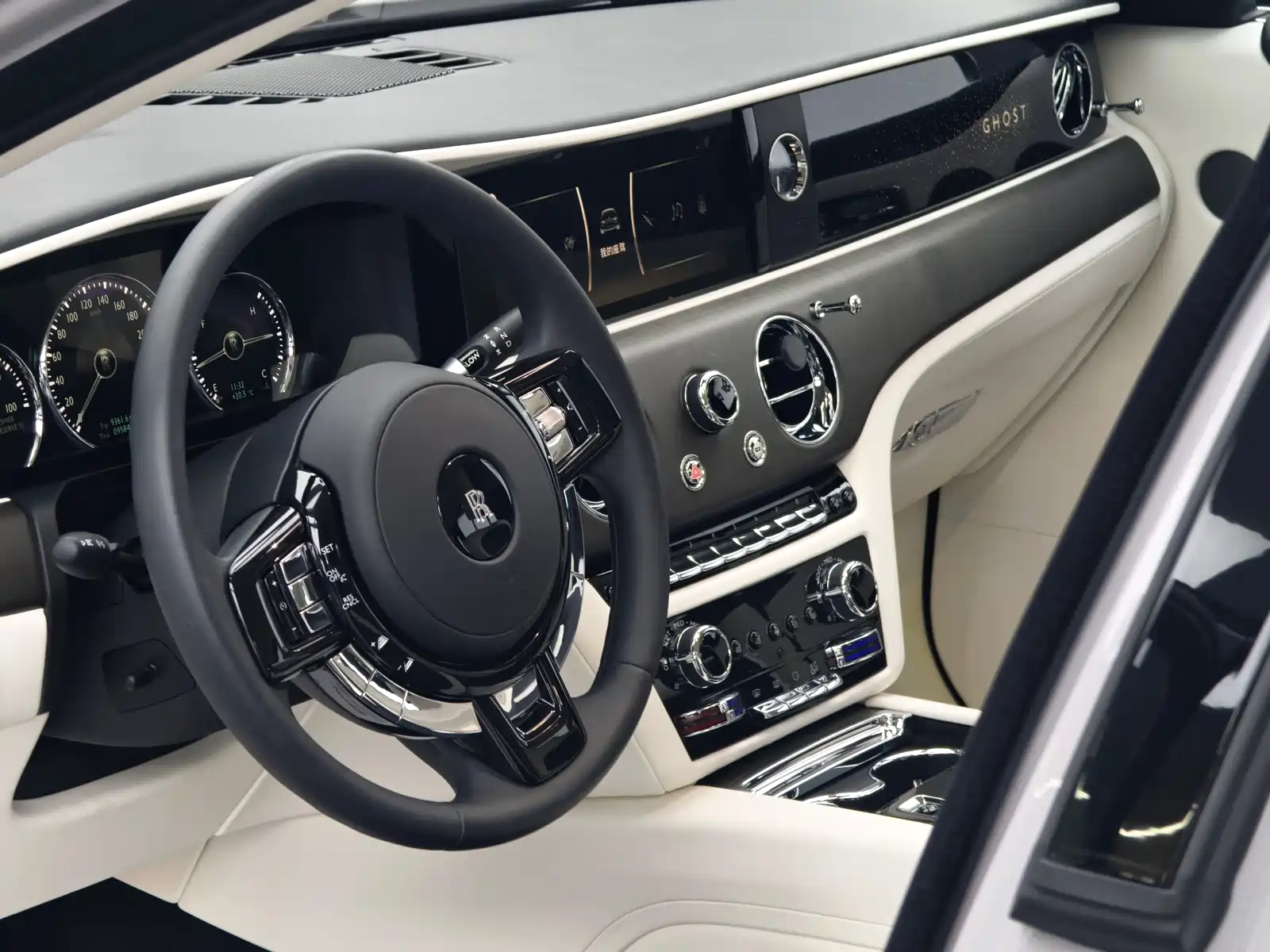 Фото 10 - Rolls-Royce Ghost