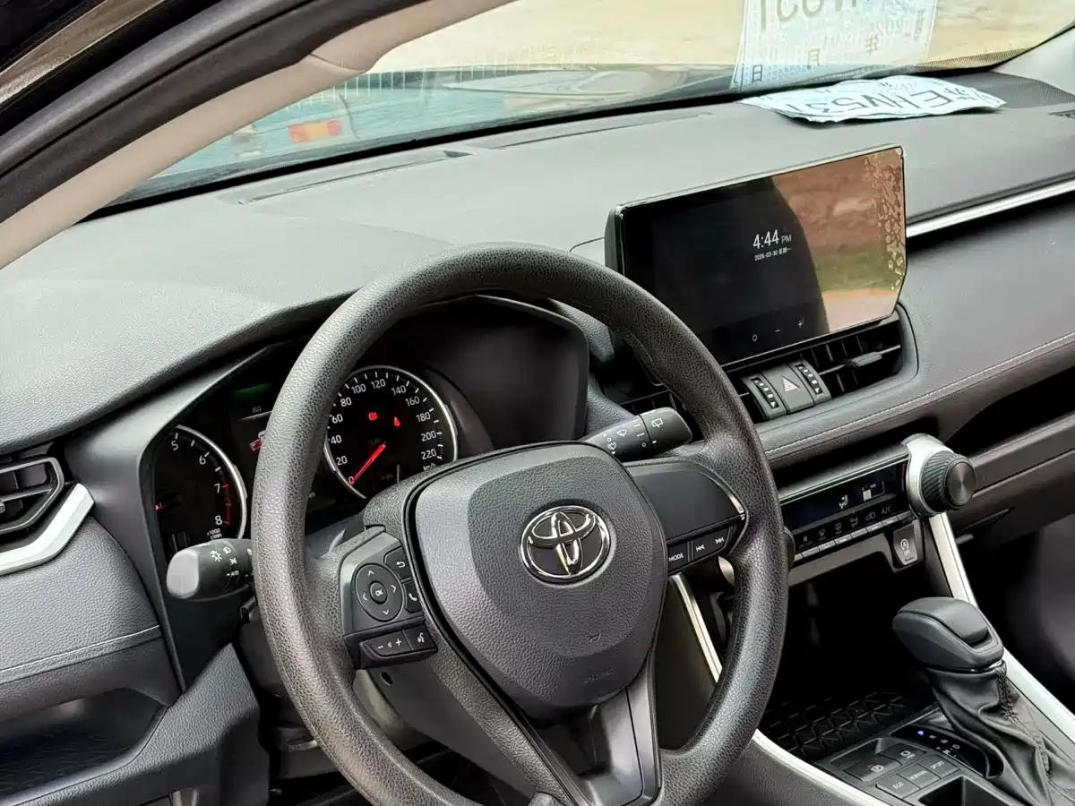Toyota Wildlander 2023 2.0L CVT FWD Urban фото 3