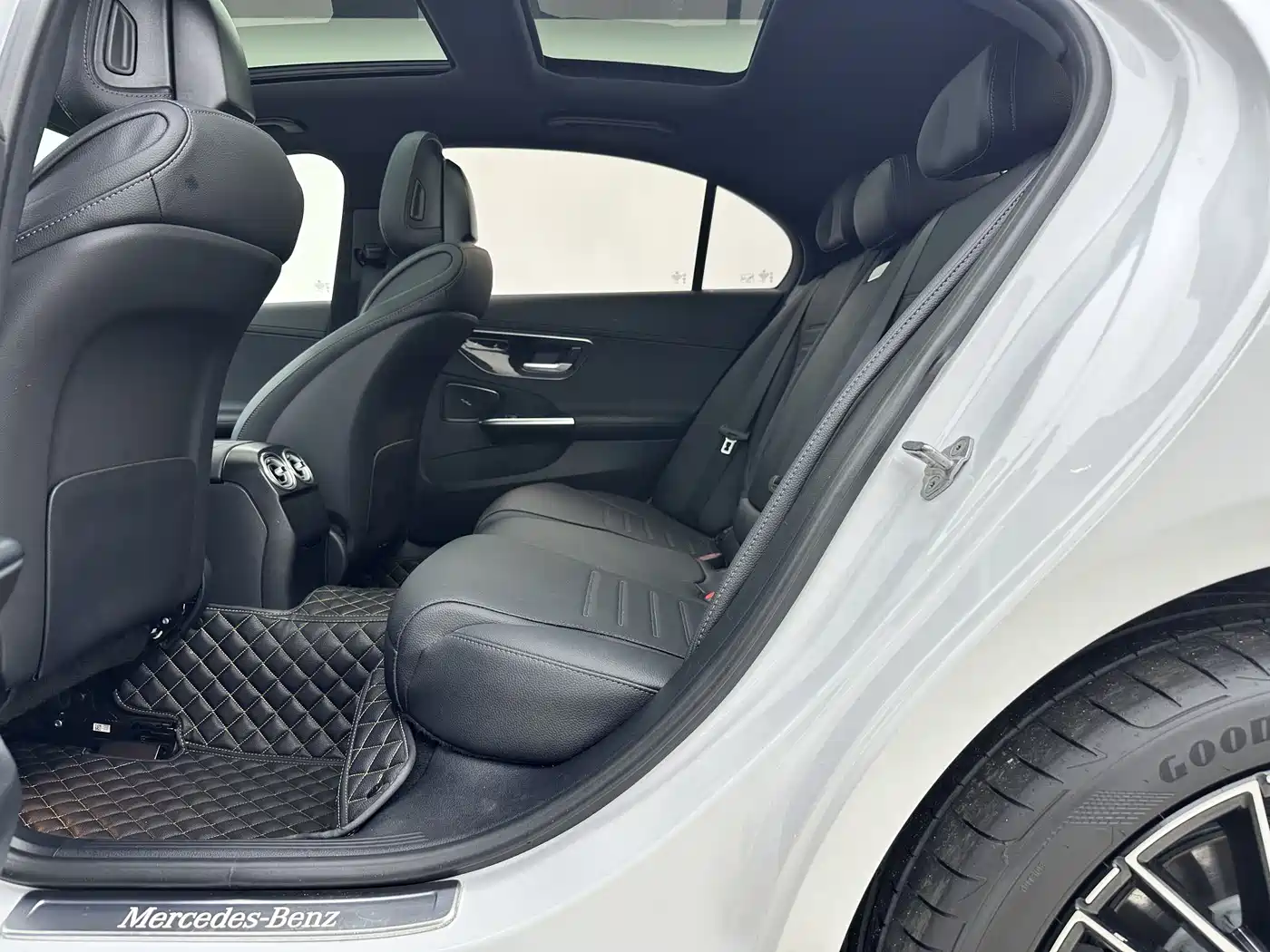 Mercedes-Benz C-Class 2024 C 260 L Sport фото 8