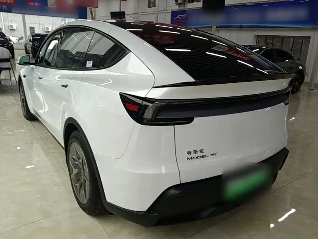 Tesla Model Y L 2026 2025 Facelift Long Range AWD