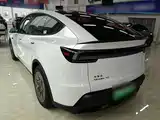 Photo 5 - Tesla Model Y L