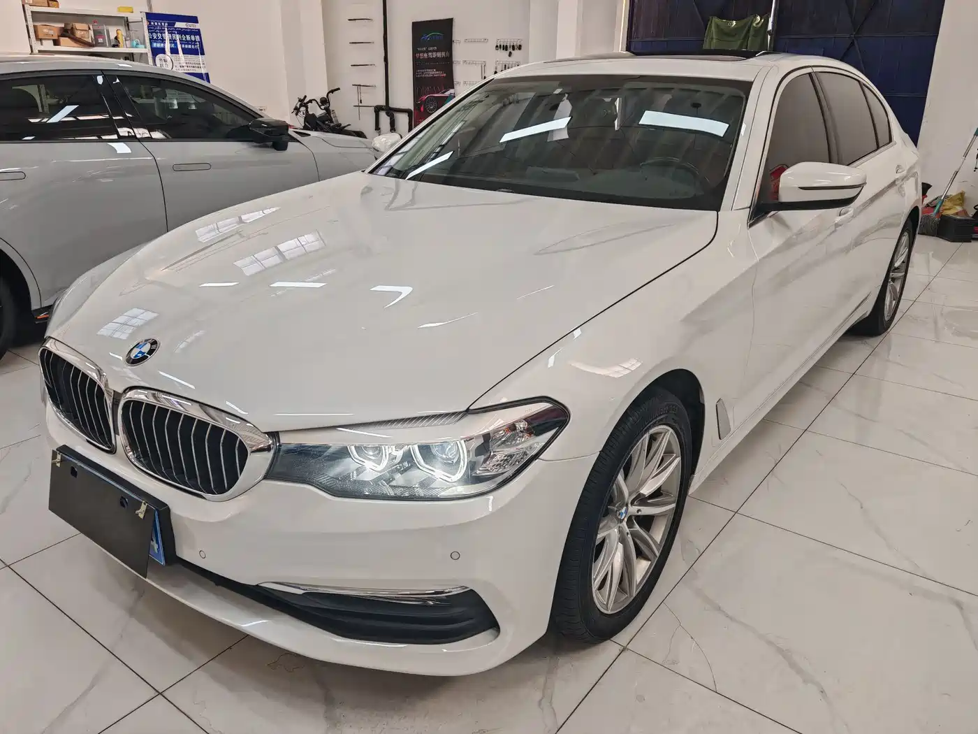 BMW 5 Series 2018 528Li Launch Special Edition