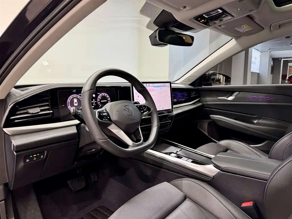 Volkswagen Passat 2025 Pro 380TSI Dragon Glory Edition фото 29