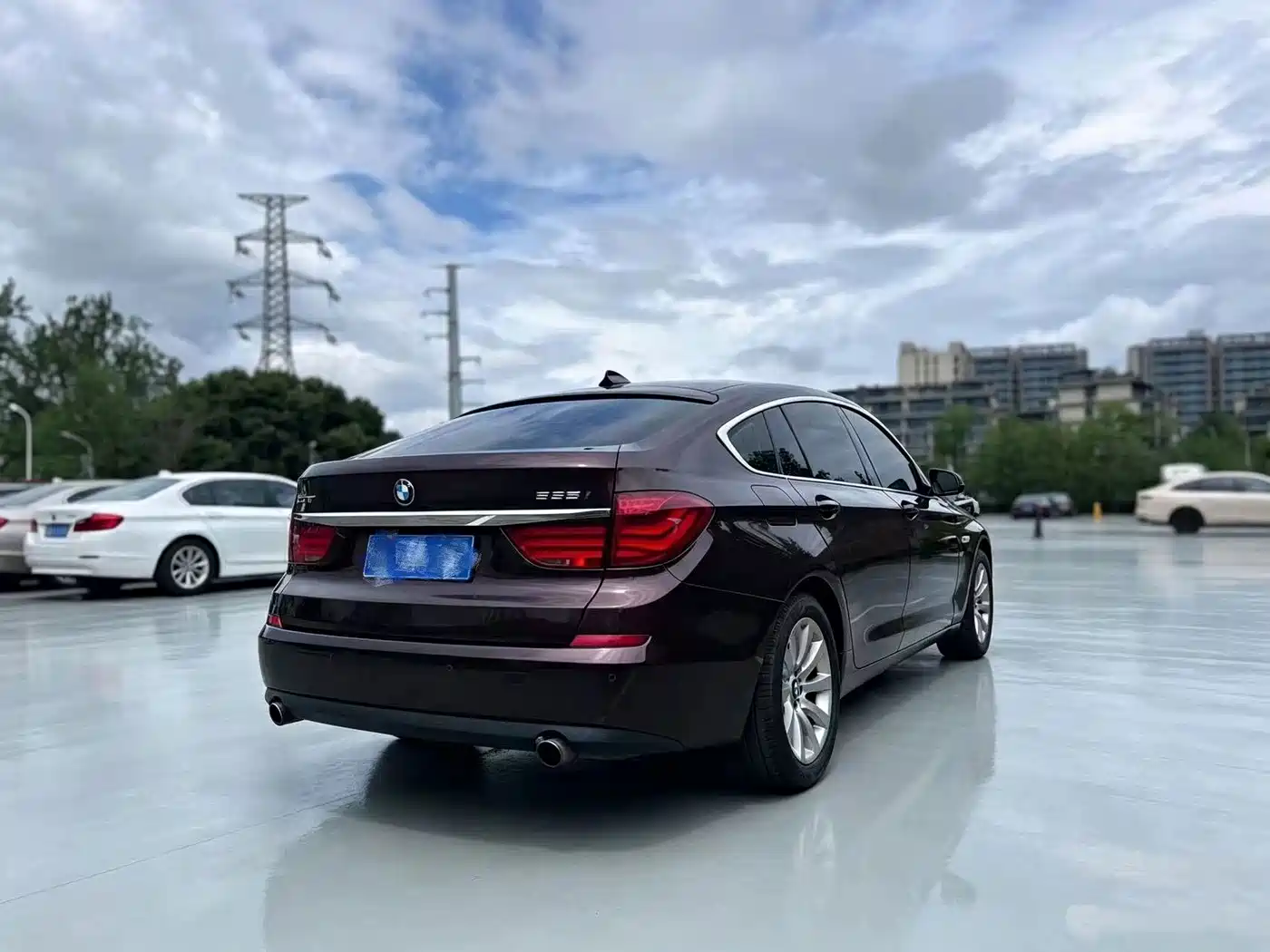 BMW 5 Series GT 2012 2013 535i Leadership