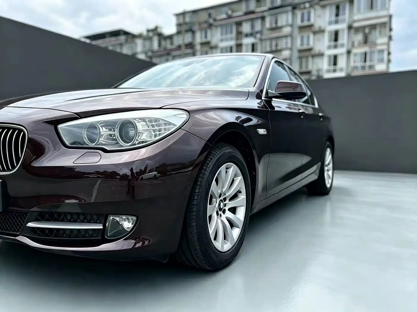 BMW 5 Series GT 2012 2013 535i Leadership