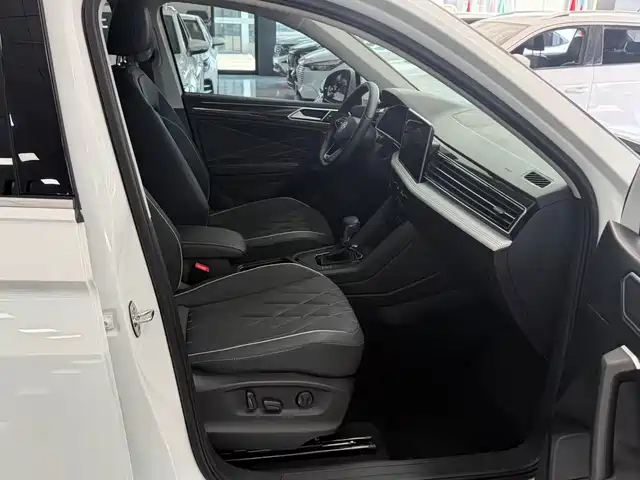Volkswagen Tiguan L 2023 280TSI 2WD Trend Limited Edition — фото 5