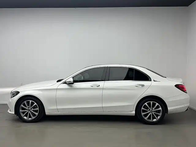 Фото 4 - Mercedes-Benz C-Class