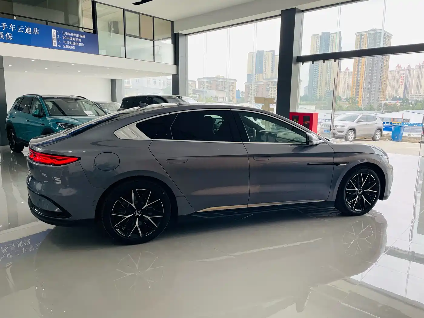 BYD Han 2024 EV Glory Edition 610KM AWD Celestial Eye Smart Driving фото 8