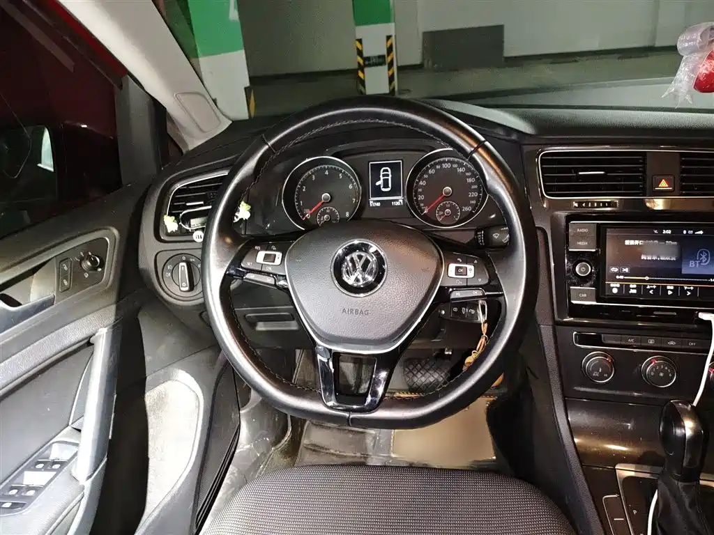 Volkswagen Golf 2018 1.6L Automatic Comfort фото 3