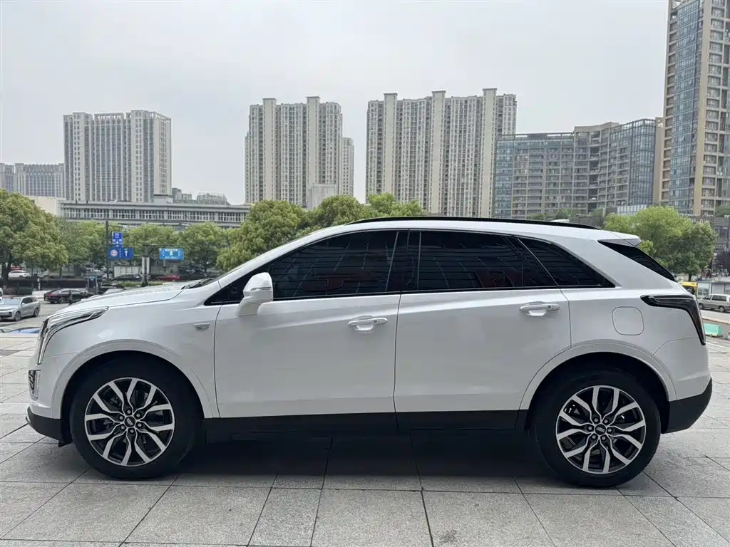 Cadillac XT5 2024 2.0T AWD Luxury (Hummingbird Edition) фото 3