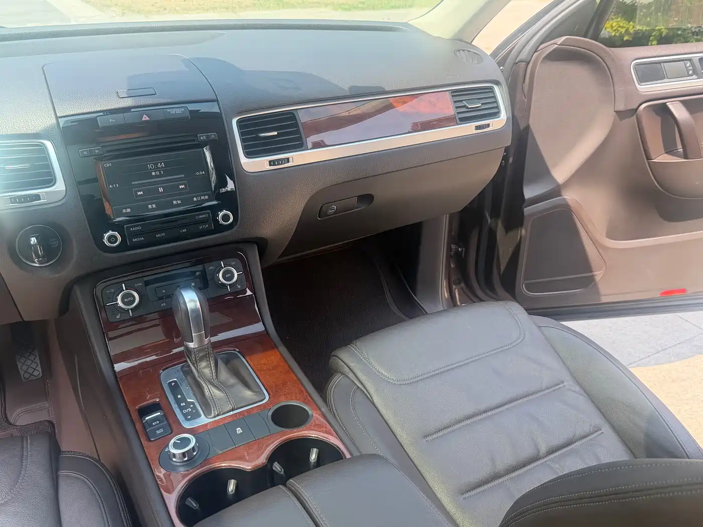 Volkswagen Touareg 2011 3.0TSI Standard фото 16