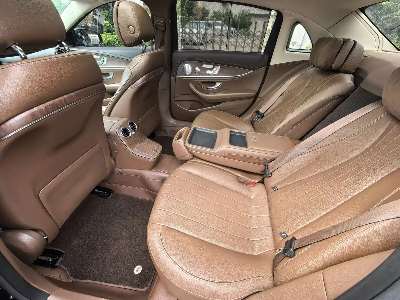 Mercedes-Benz E-Class 2021 E 300 L Luxury фото 8