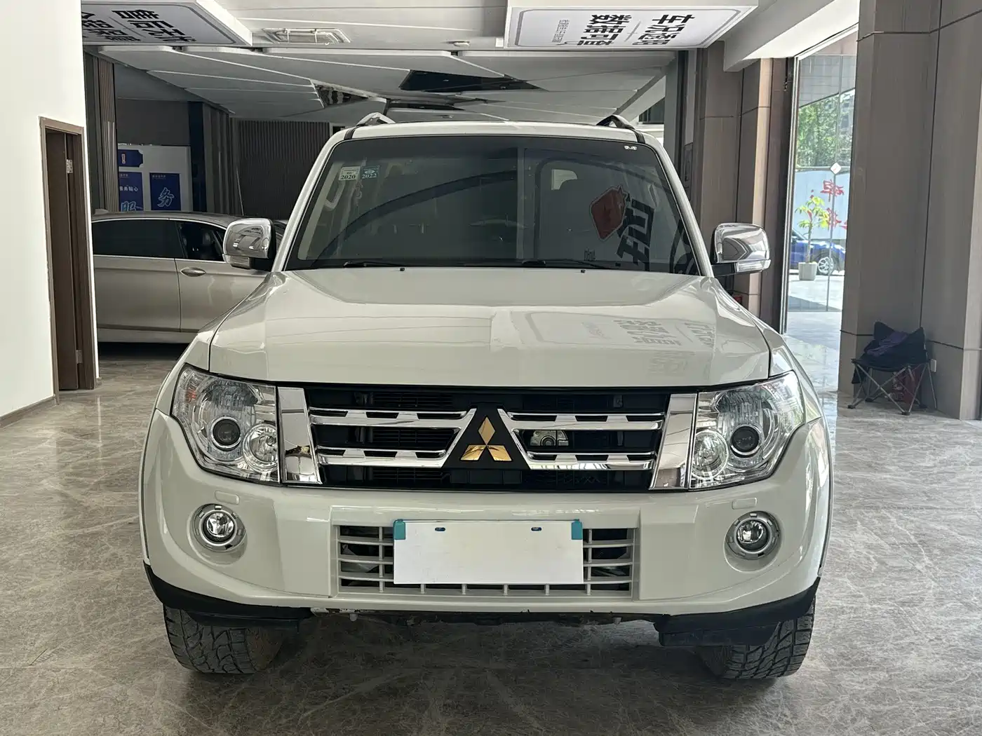 Mitsubishi Pajero (Import) 2012 3.0L Elite Plus Edition фото 2
