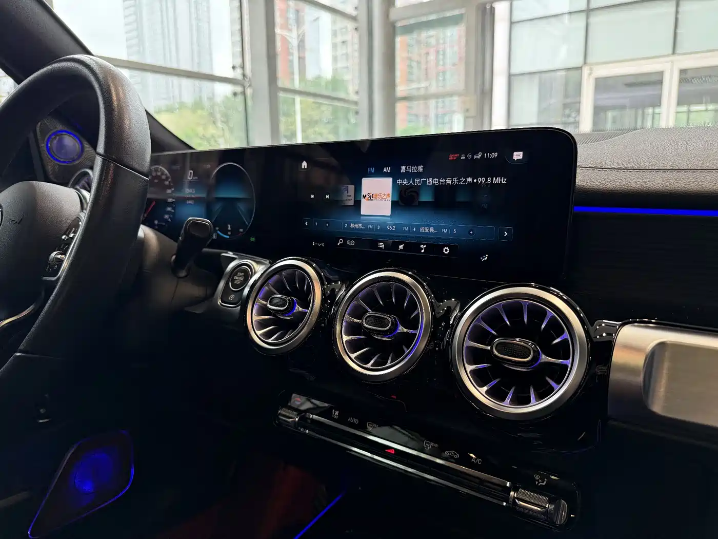 Mercedes-Benz GLB 2023 GLB 220 4MATIC фото 23