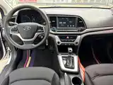 صورة 10 - Hyundai Elantra