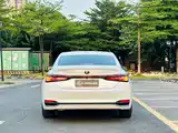 Photo 6 - Lexus ES