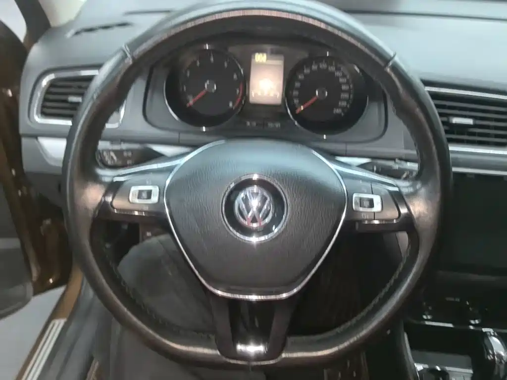 Photo 11 - Volkswagen Lavida Tour