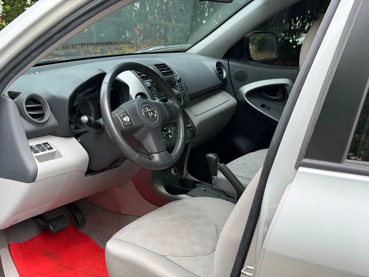 Toyota RAV4 Rongfang 2009 2.0L Automatic Luxury Edition фото 6
