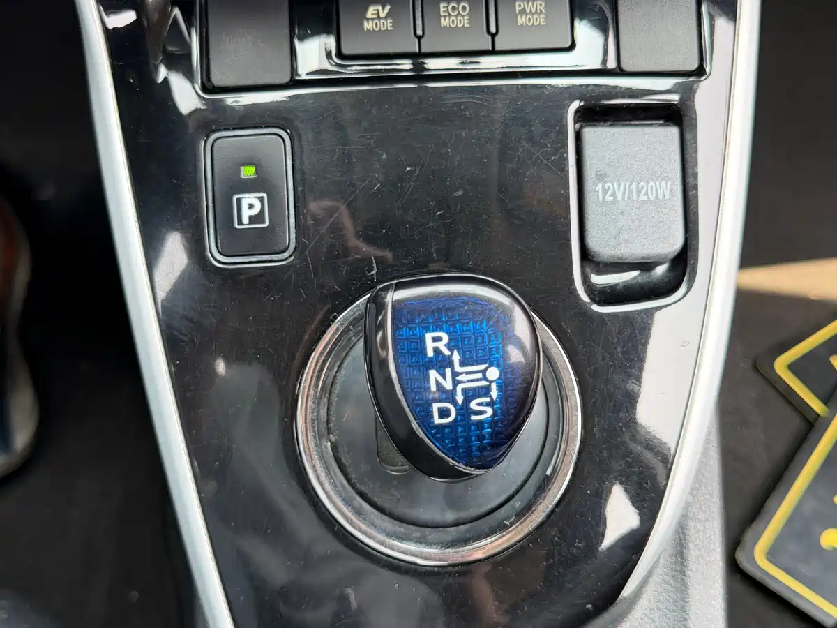 Toyota Levin 2017 Facelift Hybrid 1.8H GS E-CVT Elite Sunroof Edition China V фото 21