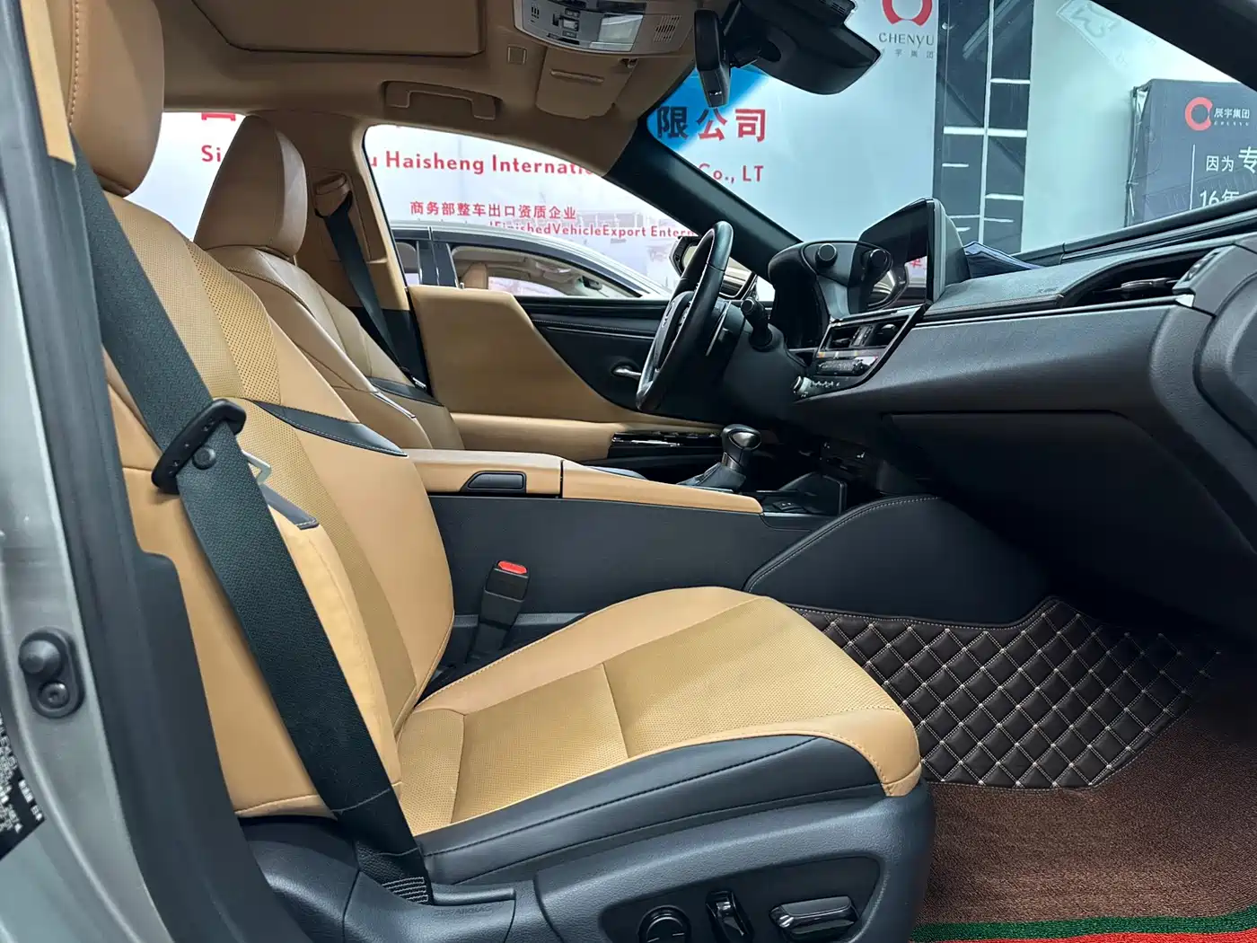 Lexus ES 2021 200 Excellence Edition фото 11